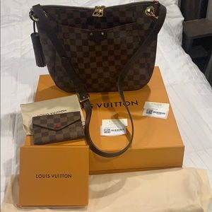 Louis Vuitton (South Bank D.EBE) handbag& wallet